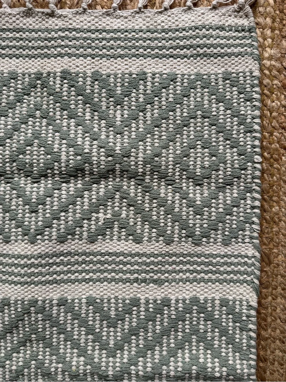 Hand woven accent rug – 100% cotton